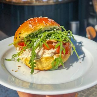 Brioche kurczak & parmezan