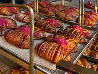 Kokardka z nadzieniem malinowym