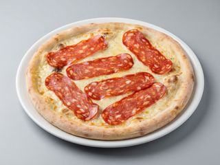 4 FORMAGGI PLUS SALAMI PIKANTNE