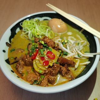 Ramen Pistacjowy z kurczakiem