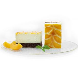 Sernik z brzoskwinią 