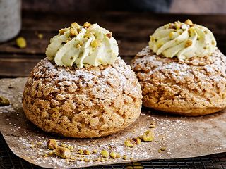 Ptyś o smaku pistacjowym