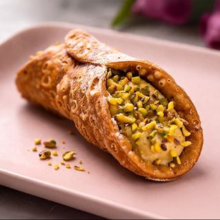 Cannoli z kremem pistacjowym