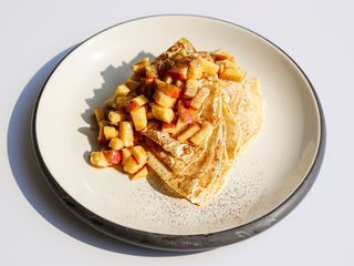 Naleśniki z musem jabłkowym