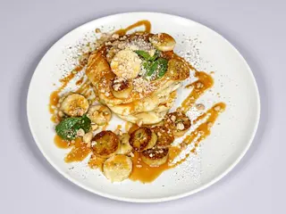 Pancakes z bananem na maśle