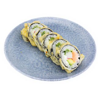 Futomaki w tempurze z łososiem i awokado