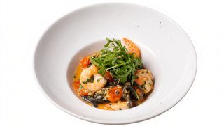 Makaron z krewetkami w sosie winno-maślanym