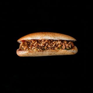 Hot-dog szwedzki z parówką