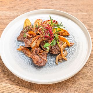 Wątróbka z cebulką i jabłkiem