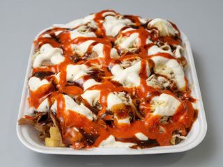 Kebab kapsul (Mięso,Frytki, ser, sos)