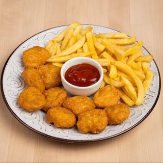 Nuggets 12pic+frytkami