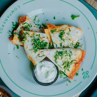 Quesadilla z kalafiorem po pastersku