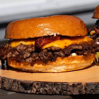 BURGER MIESIACA "Smash hiszpa"