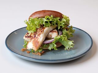 Burger z halloumi