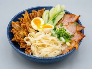  Zupa wonton XL