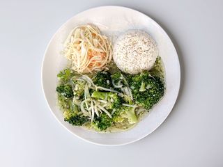 Brokuły smazone z czosnkiem 