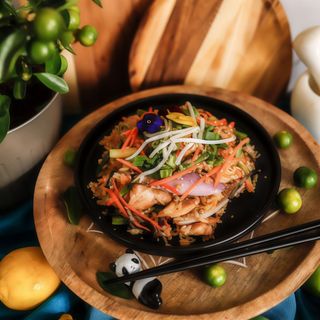  Panda box - wieprzowina z warzywami i makaronem, łagodny 450g