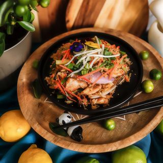 Panda box - wieprzowina z warzywami i makaronem, ostry 450g