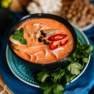 Pikantna zupa Tom Yum z kurczakiem 350ml