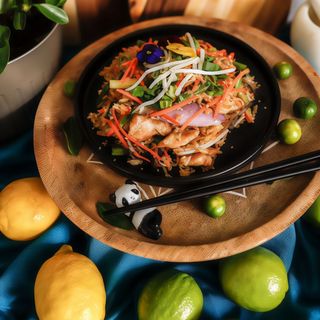 Panda box - kurczak z warzywami i makaronem, łagodny 450g