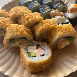 Sake tempura roll 8 szt