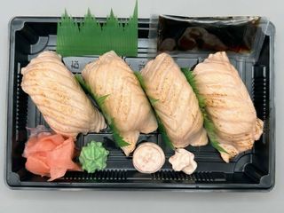 3. Nigiri z łososiem grillowanym 