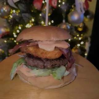 Burger Chłop z lasu i mini frytki