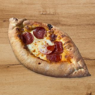 Łódka z salami i serem