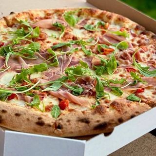 Pizza crudo 45cm