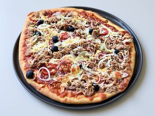 Pizza 32cm Tonno
