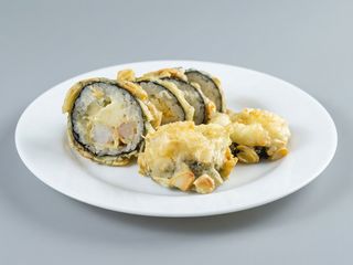 Almond Łosoś w migdałowej tempurze