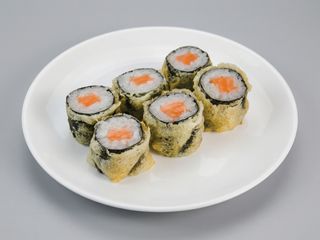 Hosomaki z łososiem w tempurze 6szt