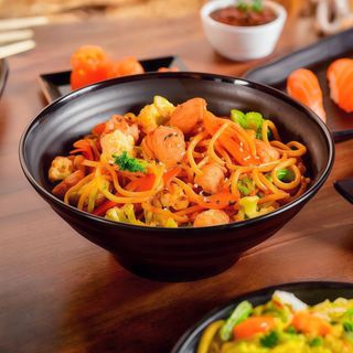 Makaron jajeczny z krewetkami