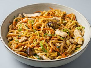 Udon z tofu i warzywami