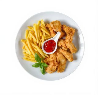 Nuggetsy z kurczaka z frytkami