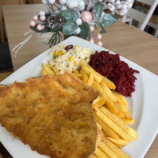 Schab panierowany z frytkami