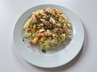 Kurczak w sosie słodko pikantnym z ryżem