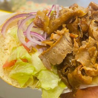 Kebab w bułce duży