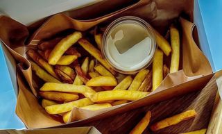 Klasyczne z sosem Aioli duże