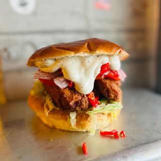 Golden Skorpion Chicken Burger OSTRY !!!