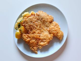 Filet z kurczaka z ziemniaki, surówka 