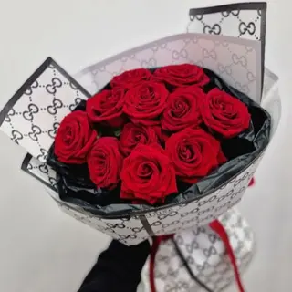Bukiet z 11 czerwonych róż