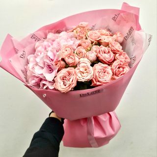 Bukiet z hortensji 1 szt i róży gałązkowej 8szt