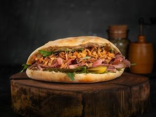 Kanapka z szarpaną wołowiną