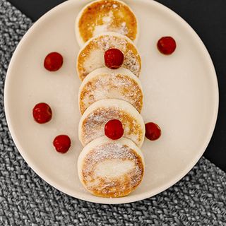 Serniczki z patelni z wiśnią 6szt.