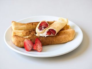 Naleśniki słodkie z serem i truskawkami 6szt.