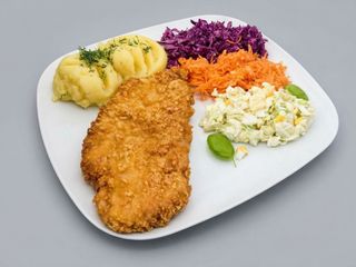 Kotlet drobiowy w płatkach kukurydzianych