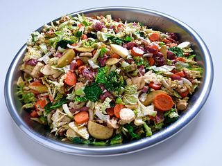 Sałatka wiejska z kurczakiem