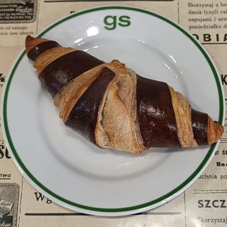 Croasant czekoladowy z nadzieniem czekoladowym 