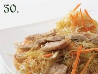 Makaron sojowy smażony z wieprzowiną